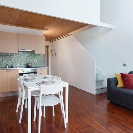 Appartamento White And Brown Exclusive Loft With Terrace - Free Parking - M2 Station Milano Esterno foto