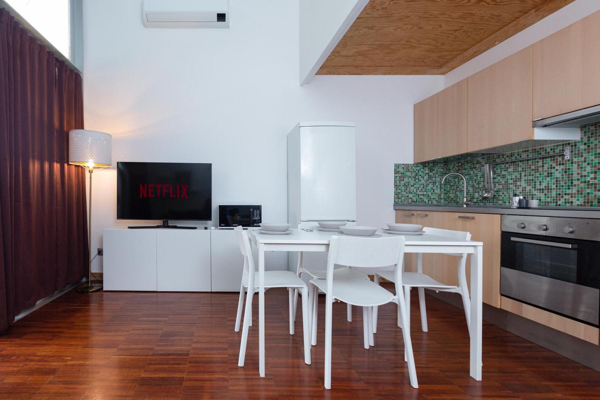 Appartamento White And Brown Exclusive Loft With Terrace - Free Parking - M2 Station Milano Esterno foto